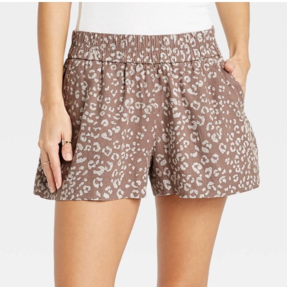 A New Day Women’s Leopard Print High Rise Pull On Shorts Size Medium